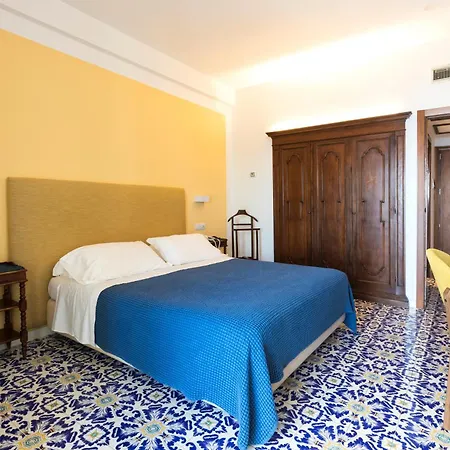 Grand Hermitage Hotel 4*