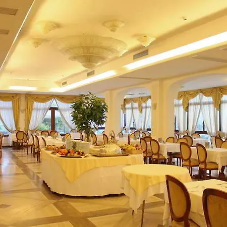 Grand Hermitage Hotel SantʼAgata sui Due Golfi